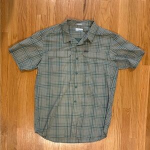 Columbia Men's Green Plaid Short Sleeve Button-Down Shirt